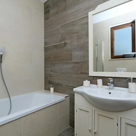 Lurda Villa Linardići